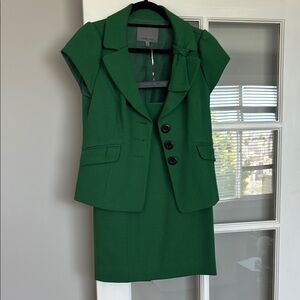 Elegant Green Women's Two-piece Suit